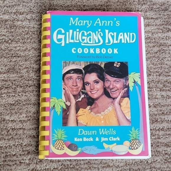 MARY ANN'S GILLIGAN'S ISLAND COOKBOOK by DAWN WELLS 1993 - Picture 1 of 15